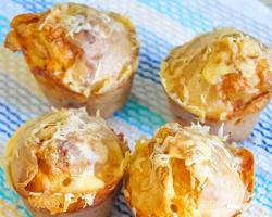 Cheese muffins Airy milk muffins with cheese